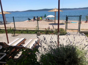 Beautiful house by the sea 5 minutes from Zadar